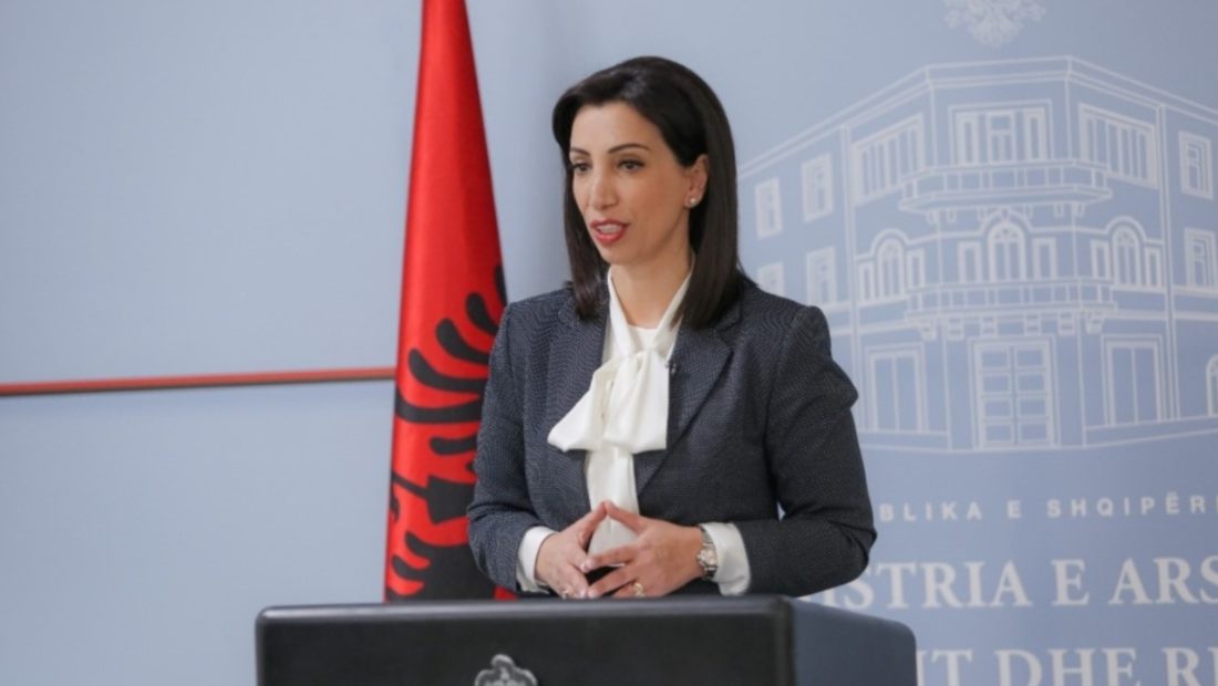 Kushi: Neser takim me Sindikaten e pedagogeve, burse per studentet ekselente